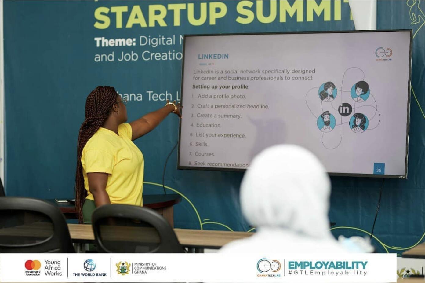 Rita leading a LinkedIn and personal branding session at the Startup Summit